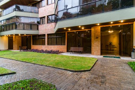 Apartamento à venda com 220m², 3 quartos e 3 vagasFachada