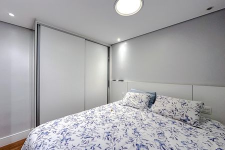 Apartamento à venda com 75m², 2 quartos e 2 vagas Apartamento à venda com 75m², 2 quartos e 2 vagasSuíte