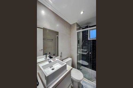 Apartamento à venda com 75m², 2 quartos e 2 vagas Apartamento à venda com 75m², 2 quartos e 2 vagasBanheiro da Suíte