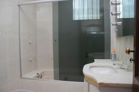 Apartamento à venda com 185m², 4 quartos e 3 vagasBanheiro da Suíte 1