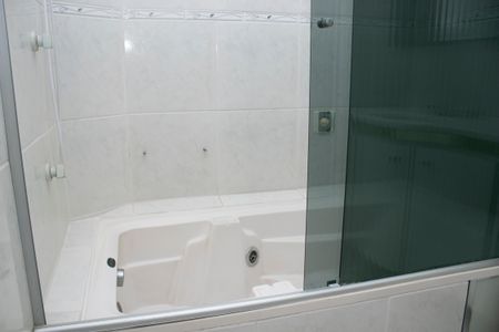 Apartamento à venda com 185m², 4 quartos e 3 vagasBanheiro da Suíte 1