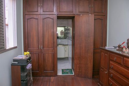 Apartamento à venda com 185m², 4 quartos e 3 vagasSuíte 2