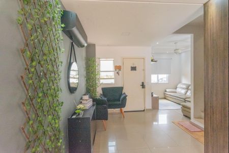 Casa de condomínio para alugar com 230m², 3 quartos e 2 vagas Casa de condomínio para alugar com 230m², 3 quartos e 2 vagasSala