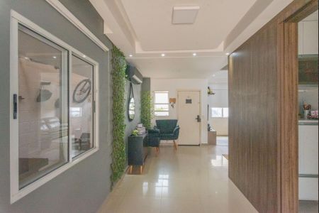 Sala de casa de condomínio à venda com 3 quartos, 230m² em Jardim Nova Europa, Campinas