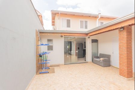 Casa de condomínio para alugar com 230m², 3 quartos e 2 vagas Casa de condomínio para alugar com 230m², 3 quartos e 2 vagasQuintal