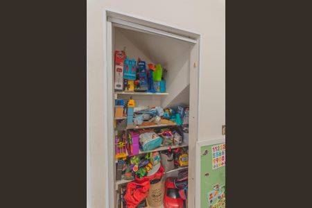 Casa de condomínio para alugar com 230m², 3 quartos e 2 vagas Casa de condomínio para alugar com 230m², 3 quartos e 2 vagasSala de Tv