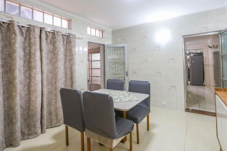 Casa à venda com 327m², 3 quartos e 1 vaga Casa à venda com 327m², 3 quartos e 1 vagaSala