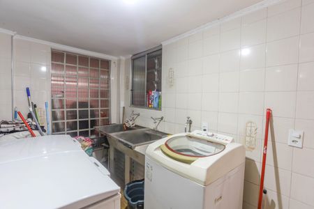 Casa à venda com 327m², 3 quartos e 1 vaga Casa à venda com 327m², 3 quartos e 1 vagaÁrea de serviço 2