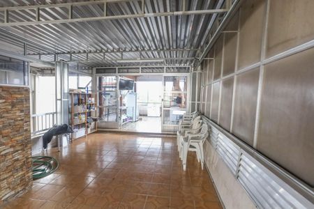 Casa à venda com 327m², 3 quartos e 1 vaga Casa à venda com 327m², 3 quartos e 1 vagaVista da Área de lazer - salão e churrasqueira