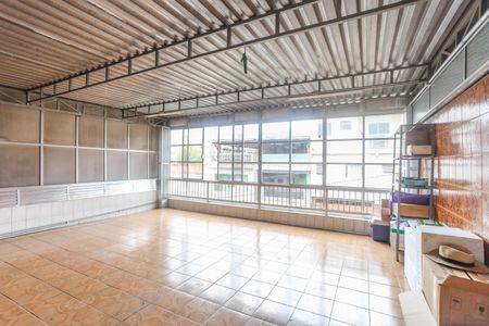 Casa à venda com 327m², 3 quartos e 1 vaga Casa à venda com 327m², 3 quartos e 1 vagaÁrea de lazer - salão e churrasqueira