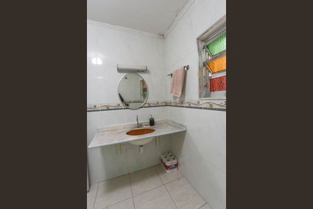 Casa à venda com 327m², 3 quartos e 1 vaga Casa à venda com 327m², 3 quartos e 1 vagaBanheiro social