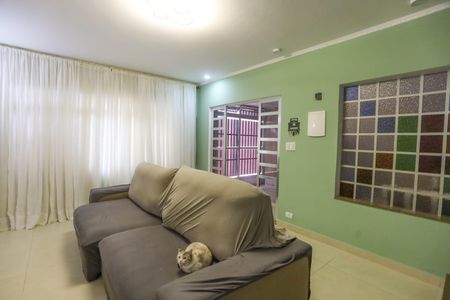 Casa à venda com 327m², 3 quartos e 1 vaga Casa à venda com 327m², 3 quartos e 1 vagaSala
