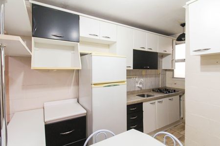 Cozinha de apartamento à venda com 2 quartos, 38m² em Olaria, Canoas