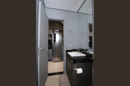 Banheiro de kitnet/studio à venda com 1 quarto, 28m² em Vila Olímpia, São Paulo