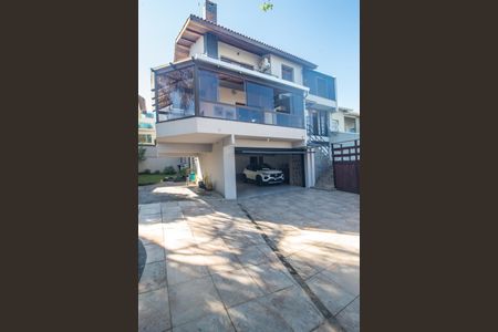 Casa de condomínio para alugar com 350m², 3 quartos e 2 vagasFachada