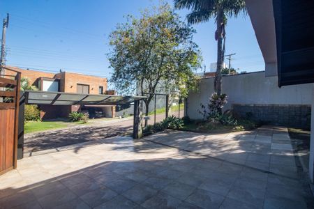 Casa de condomínio para alugar com 350m², 3 quartos e 2 vagasFachada