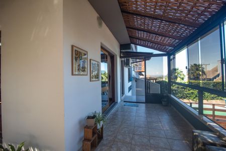 Casa de condomínio para alugar com 350m², 3 quartos e 2 vagasVaranda