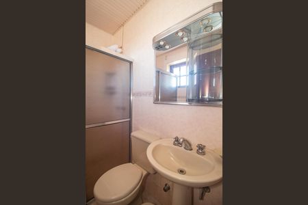 Casa de condomínio para alugar com 350m², 3 quartos e 2 vagasBanheiro Social