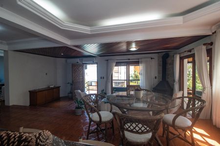 Casa de condomínio para alugar com 350m², 3 quartos e 2 vagasCozinha