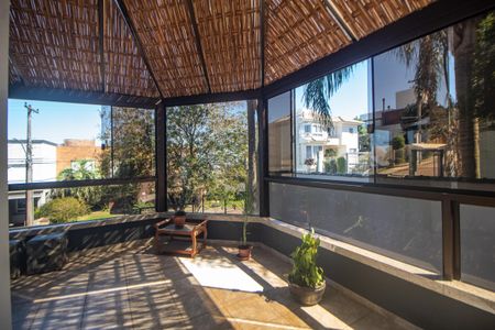 Casa de condomínio para alugar com 350m², 3 quartos e 2 vagasVaranda