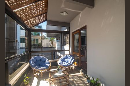 Casa de condomínio para alugar com 350m², 3 quartos e 2 vagasVaranda