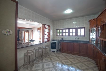 Casa de condomínio para alugar com 350m², 3 quartos e 2 vagasCozinha