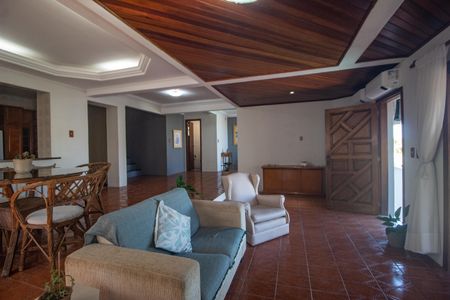 Casa de condomínio para alugar com 350m², 3 quartos e 2 vagasSala