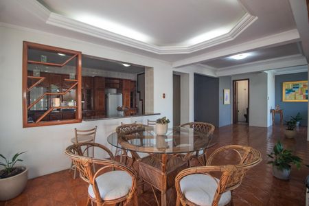 Casa de condomínio para alugar com 350m², 3 quartos e 2 vagasSala