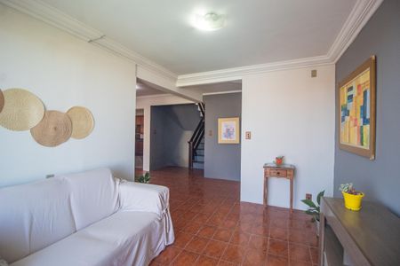 Casa de condomínio para alugar com 350m², 3 quartos e 2 vagasSala