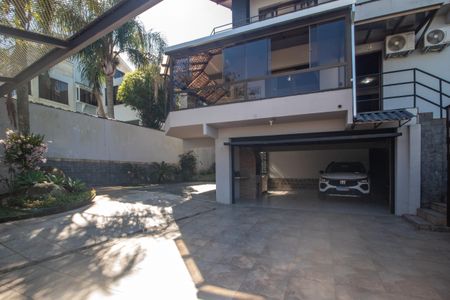 Casa de condomínio para alugar com 350m², 3 quartos e 2 vagasFachada