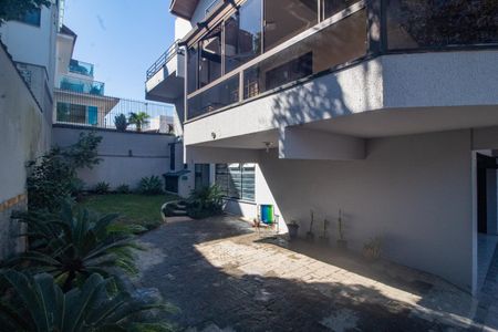 Casa de condomínio para alugar com 350m², 3 quartos e 2 vagasFachada
