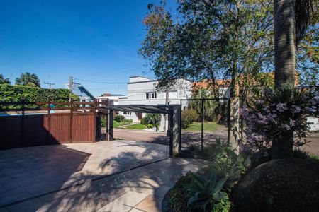 Casa de condomínio para alugar com 350m², 3 quartos e 2 vagasFachada