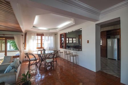 Casa de condomínio para alugar com 350m², 3 quartos e 2 vagasSala