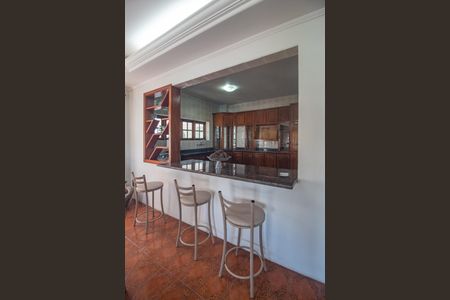 Casa de condomínio para alugar com 350m², 3 quartos e 2 vagasSala