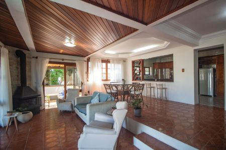 Casa de condomínio para alugar com 350m², 3 quartos e 2 vagasSala