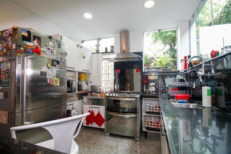 Casa para alugar com 180m², 3 quartos e 2 vagas Casa para alugar com 180m², 3 quartos e 2 vagasCozinha