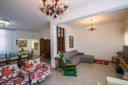 Apartamento à venda com 230m², 3 quartos e 1 vaga Apartamento à venda com 230m², 3 quartos e 1 vagaSala