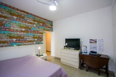 Apartamento à venda com 230m², 3 quartos e 1 vaga Apartamento à venda com 230m², 3 quartos e 1 vaga Suíte