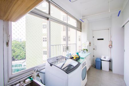 Apartamento à venda com 230m², 3 quartos e 1 vaga Apartamento à venda com 230m², 3 quartos e 1 vagaÁrea de serviço