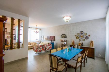 Apartamento à venda com 230m², 3 quartos e 1 vaga Apartamento à venda com 230m², 3 quartos e 1 vagaSala