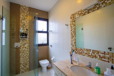 Apartamento à venda com 230m², 3 quartos e 1 vaga Apartamento à venda com 230m², 3 quartos e 1 vagaBanheiro da Suíte