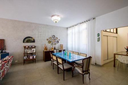 Apartamento à venda com 230m², 3 quartos e 1 vaga Apartamento à venda com 230m², 3 quartos e 1 vagaSala