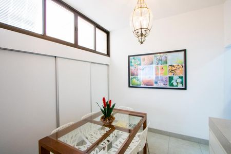 Apartamento à venda com 230m², 3 quartos e 1 vaga Apartamento à venda com 230m², 3 quartos e 1 vagaCopa