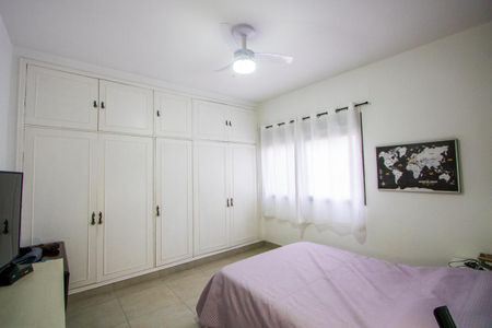 Apartamento à venda com 230m², 3 quartos e 1 vaga Apartamento à venda com 230m², 3 quartos e 1 vaga Suíte