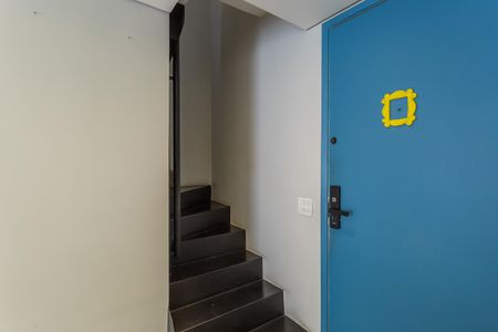 Apartamento à venda com 80m², 2 quartos e 1 vagaEscada