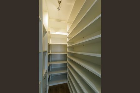 Apartamento à venda com 80m², 2 quartos e 1 vagaCloset Quarto 2