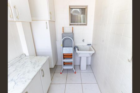 Apartamento para alugar com 130m², 3 quartos e 1 vagaÁrea de Serviço