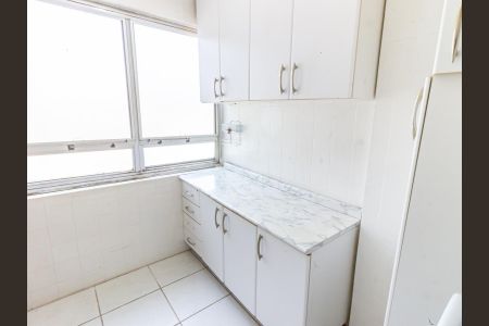 Apartamento para alugar com 130m², 3 quartos e 1 vagaÁrea de Serviço