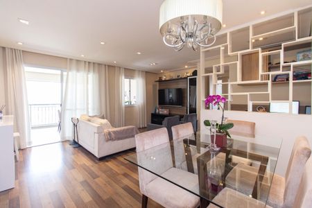 Apartamento à venda com 108m², 3 quartos e 2 vagas Apartamento à venda com 108m², 3 quartos e 2 vagasSala