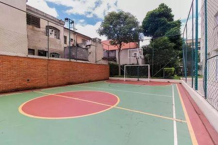 Apartamento à venda com 108m², 3 quartos e 2 vagas Apartamento à venda com 108m², 3 quartos e 2 vagasÁrea comum - Quadra poliesportiva